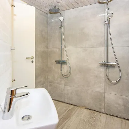 Vakantiehuis 12 Person In *